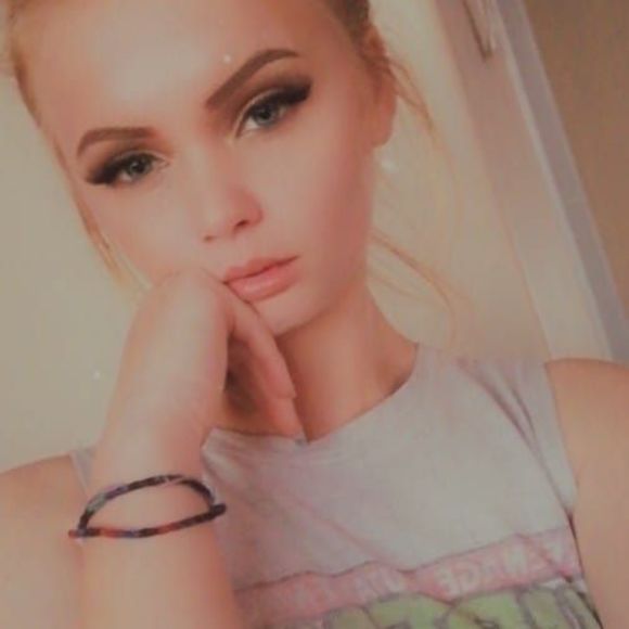 Meet your Posher, Shae-lynn - Picture 1 of 1